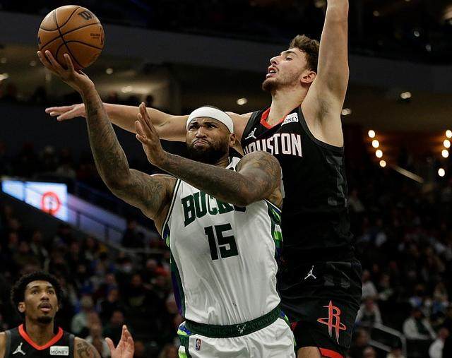 开云官方网站-首发3场场均13+9！考辛斯接受新角色正浴火重生